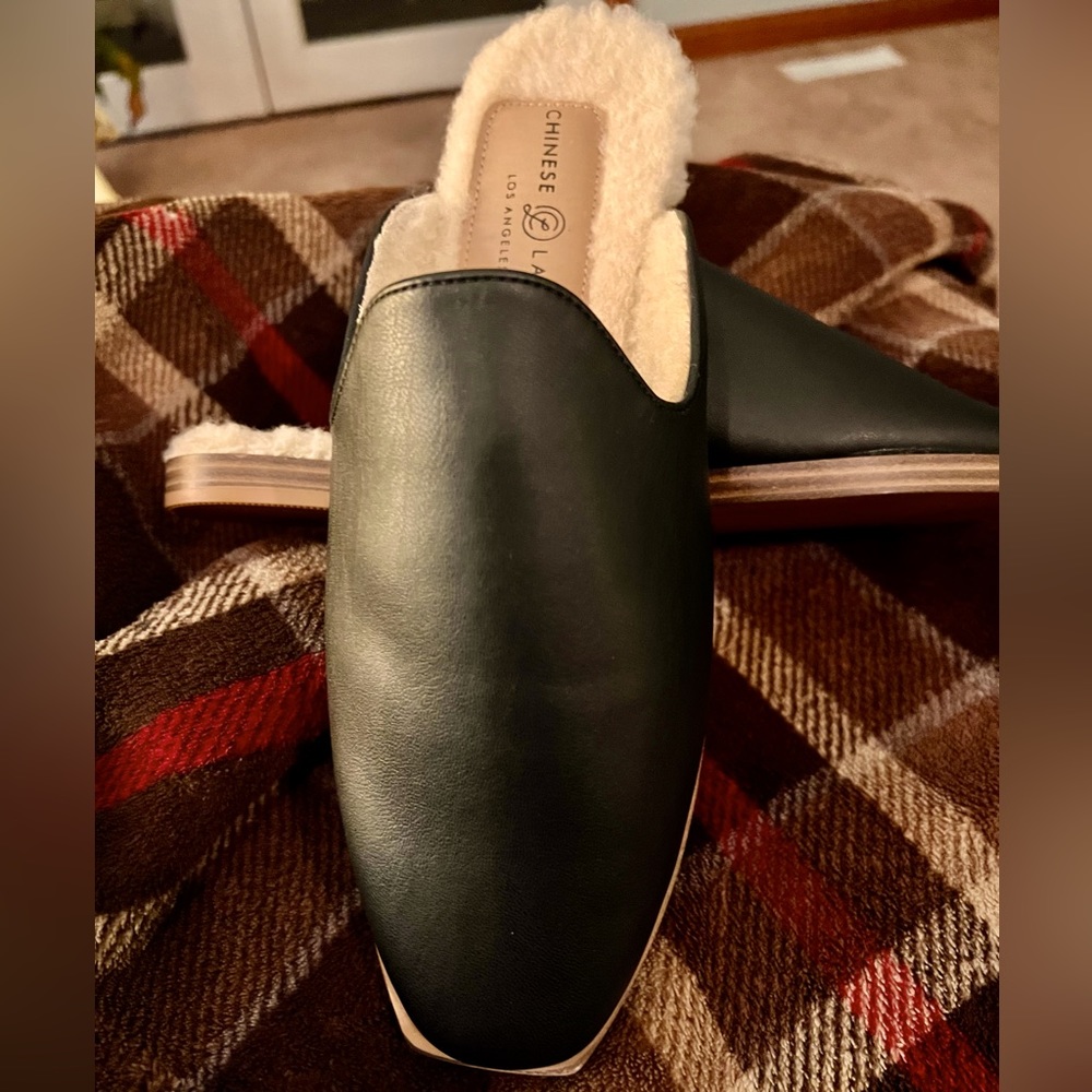 Very comfortable black Chinese Laundry mules